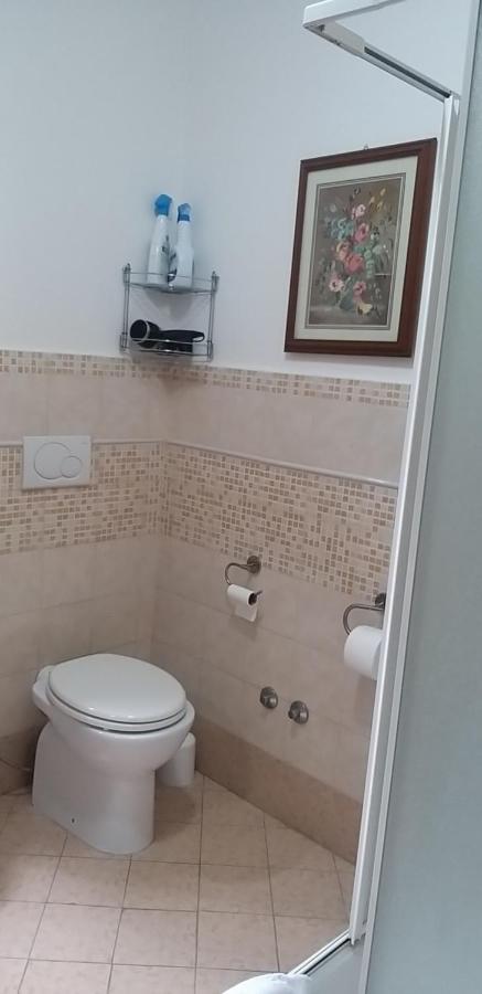 La Finestra Sul Cortile Bed & Breakfast Помеция Екстериор снимка