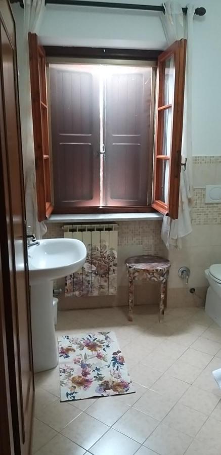 La Finestra Sul Cortile Bed & Breakfast Помеция Екстериор снимка