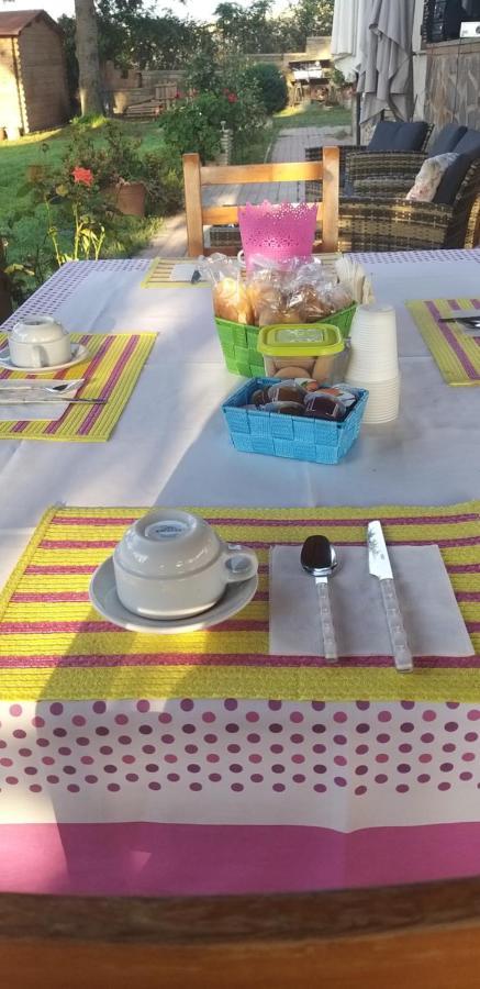 La Finestra Sul Cortile Bed & Breakfast Помеция Екстериор снимка