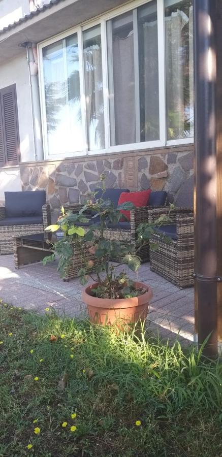 La Finestra Sul Cortile Bed & Breakfast Помеция Екстериор снимка