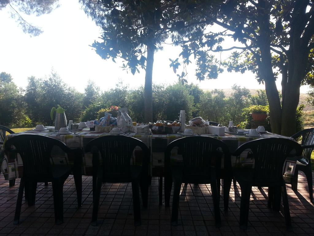 La Finestra Sul Cortile Bed & Breakfast Помеция Екстериор снимка
